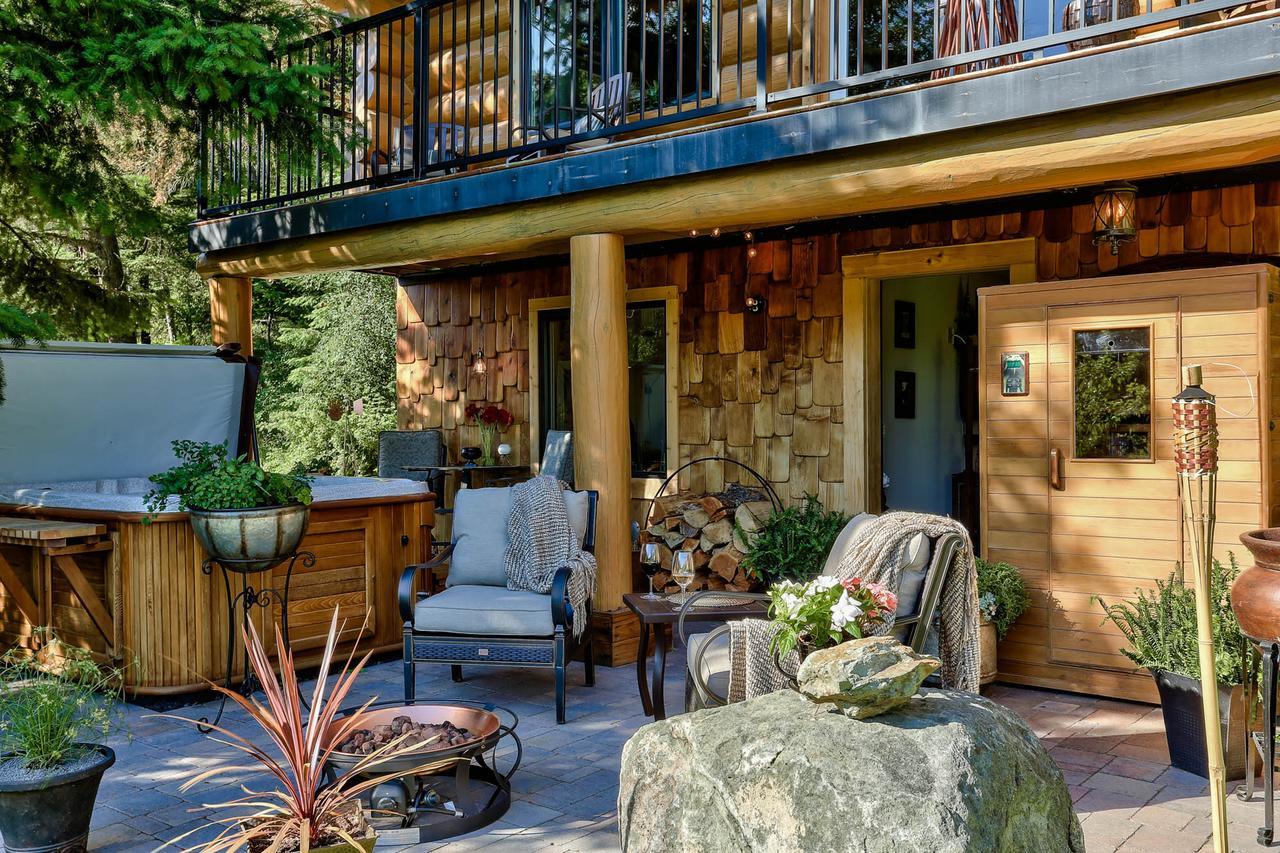 A Suite Retreat - Beyond Bed & Breakfast Sun Peaks Exterior photo